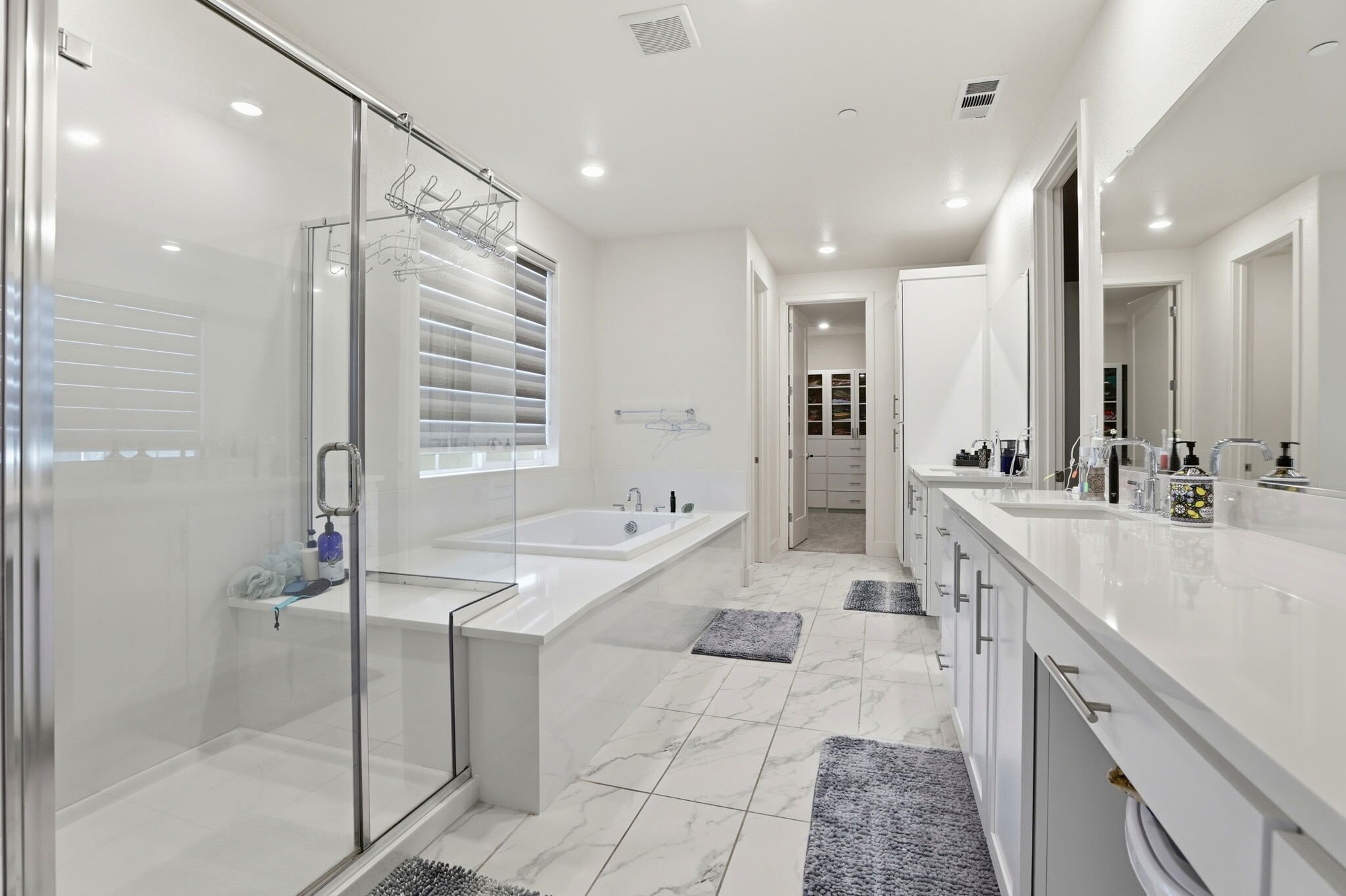 Building Photo - 3037 Copley Dr