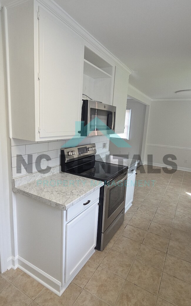 Building Photo - 2300 Carlford Rd