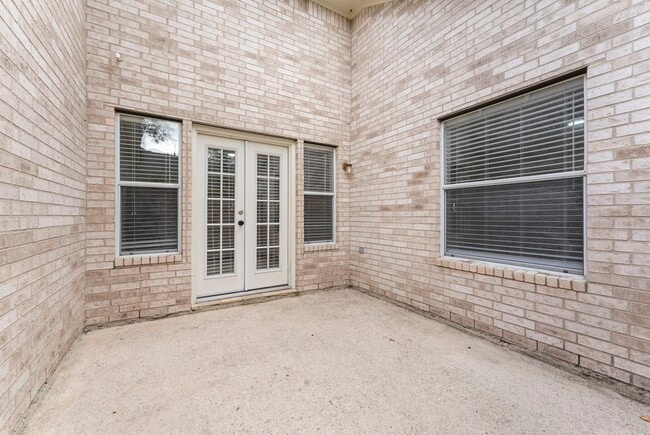 Building Photo - 99 E Foxbriar Forest Cir