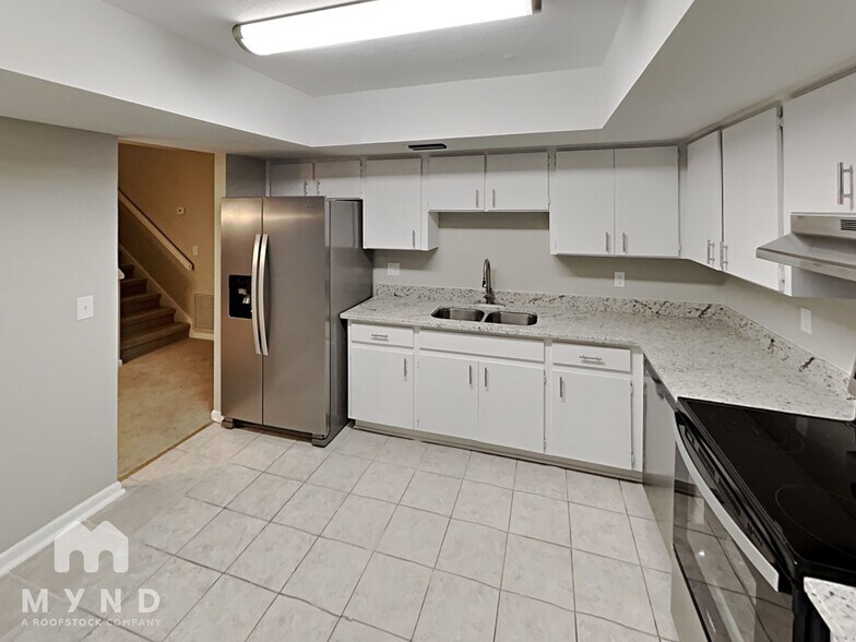 Building Photo - 632 Ephrata Dr