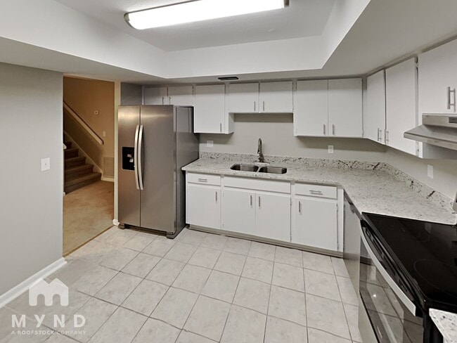 Building Photo - 632 Ephrata Dr