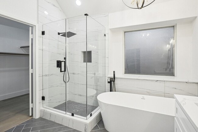 Building Photo - 3005 Hartford Ct