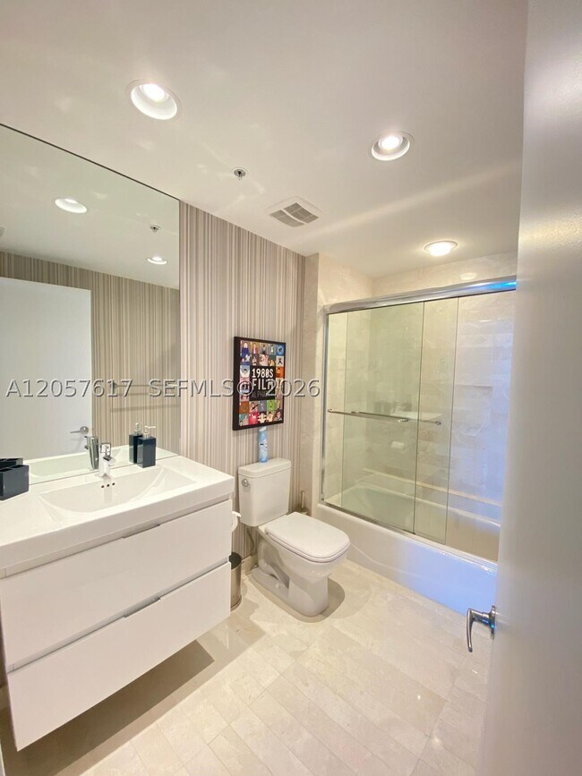 Building Photo - 17301 Biscayne Blvd