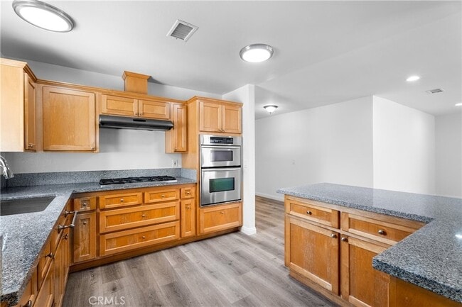 Building Photo - 8691 Davmor Ave