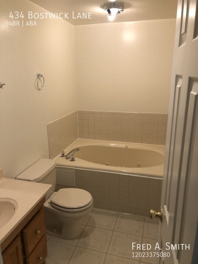 Building Photo - 434 Bostwick Ln