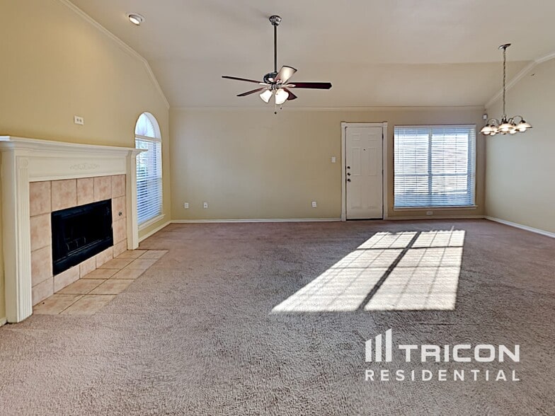 Building Photo - 916 Kory Dr