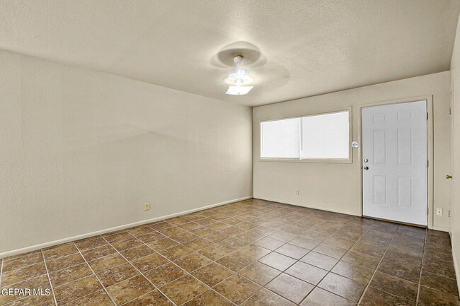 Building Photo - 4948 Aiken Ln
