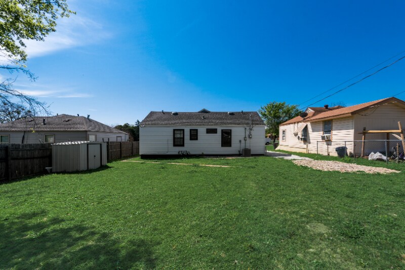 Building Photo - 3721 Mt Pleasant St