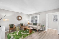 Building Photo - 405 13th Ave S