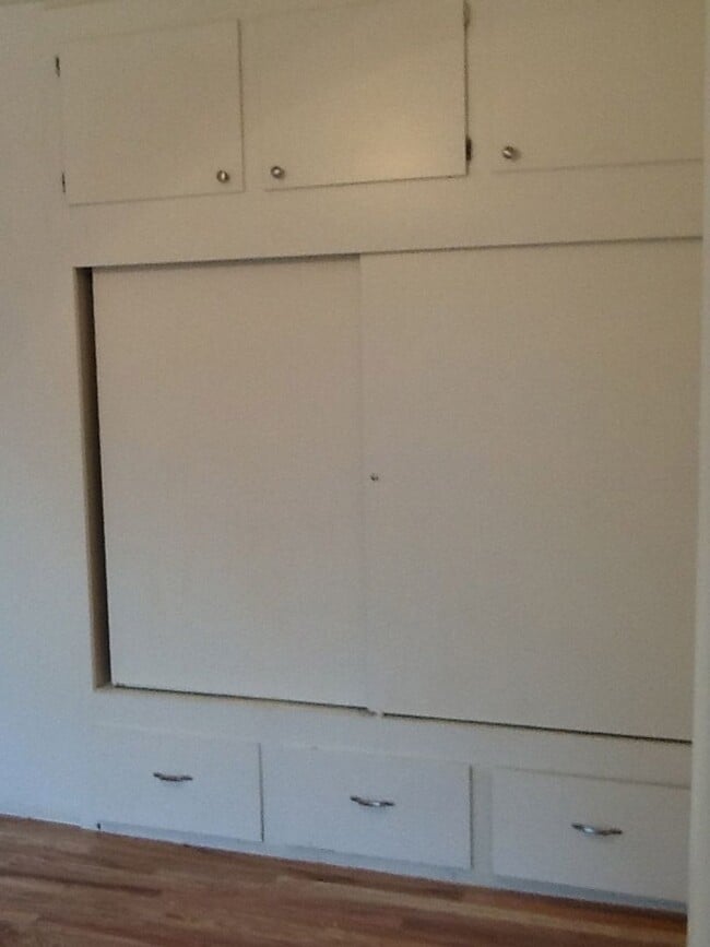 Building Photo - Charming 1 Bedroom, 1 Bath Apartment – Wal...