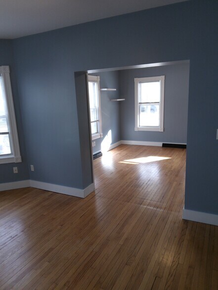 Building Photo - 13 2nd St