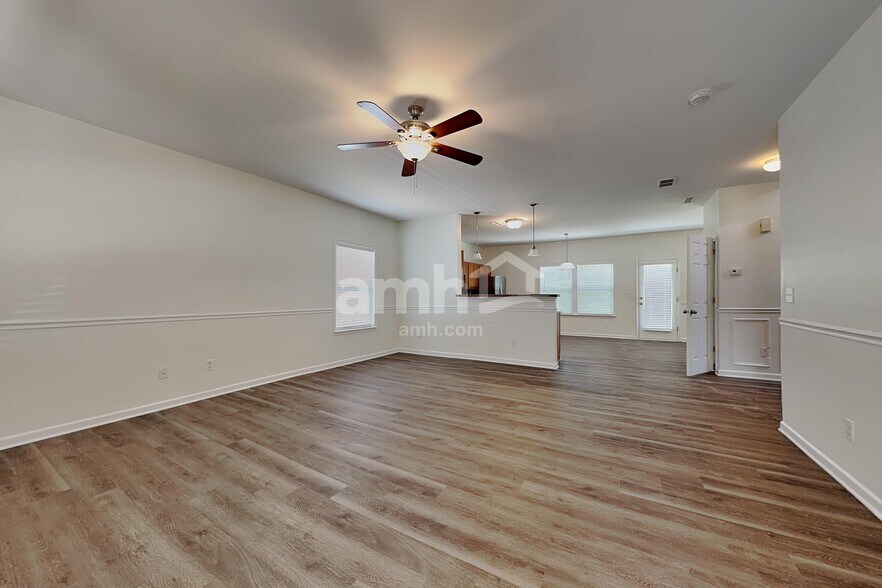 Building Photo - 145 Collenton Ln