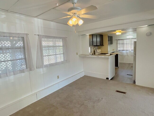 Building Photo - 5709 W Rocking Cir St