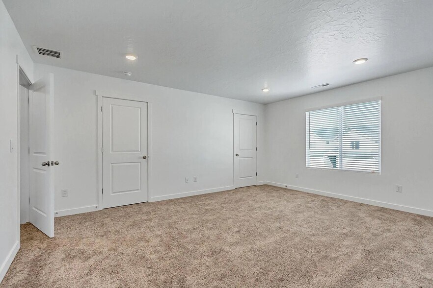 Building Photo - 1077 Jack Dr