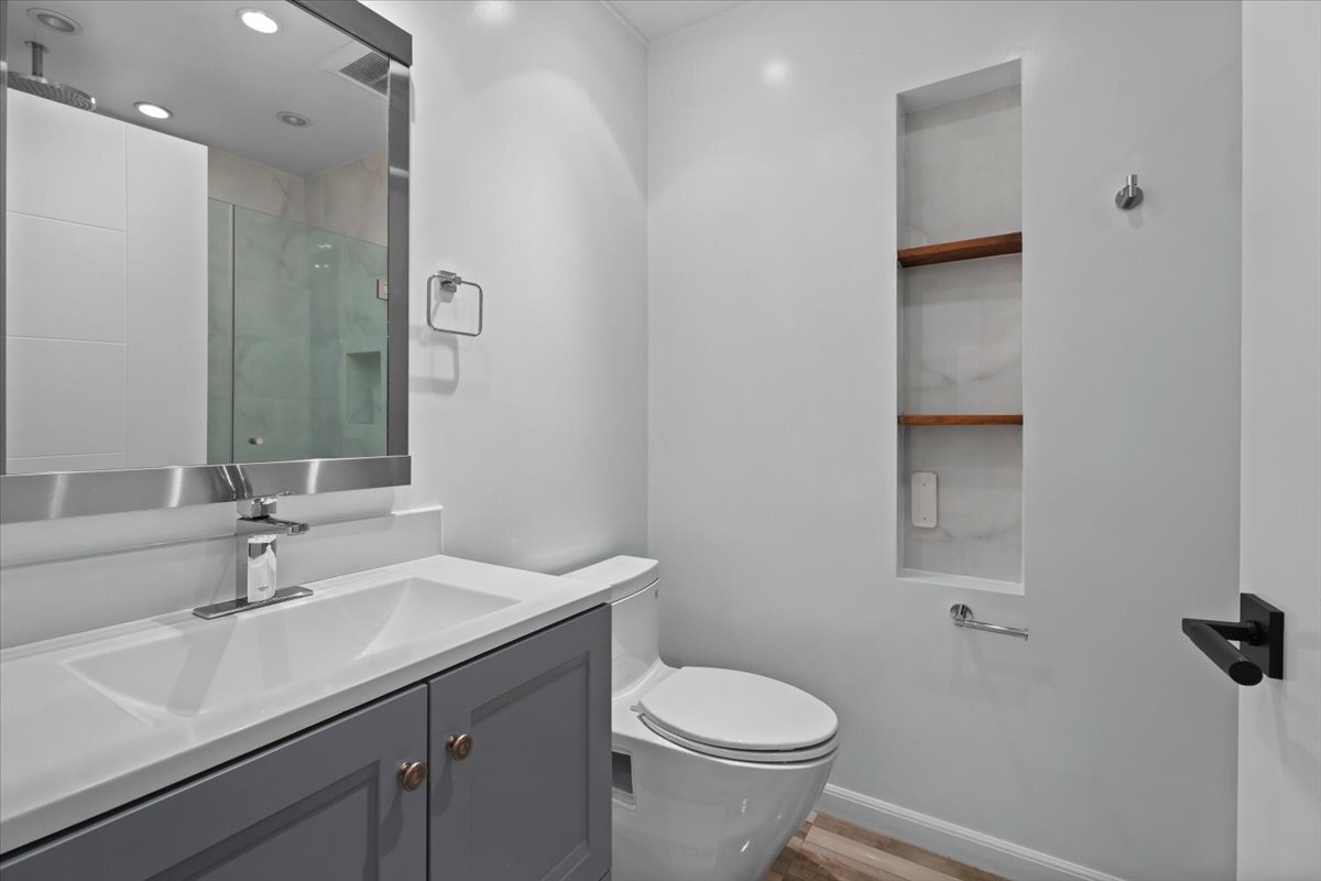 Building Photo - 2550 S Centinela Ave