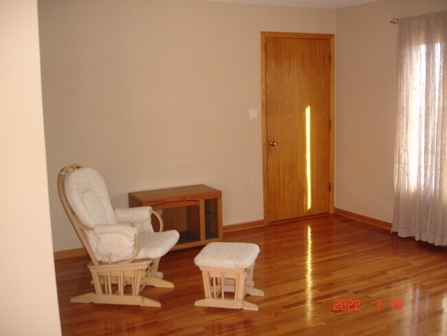 Building Photo - 7854 W Cahill Terrace