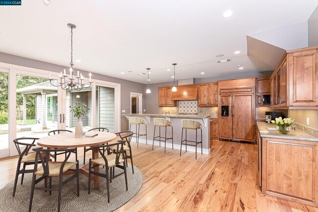 Building Photo - 3324 Las Huertas Rd