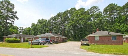 Building Photo - 2 Bedroom, 1 Bath in West Columbia - Avail...