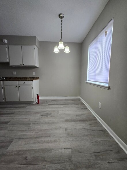 Building Photo - 1840 Tall Pines Cir