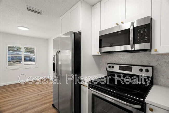 Building Photo - 6710 S Cortez Ave