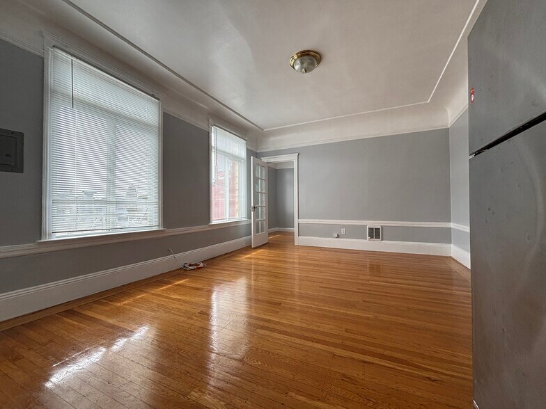 Living Room - 2120 Clement St
