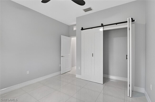 Building Photo - 2326 6th Ave SE