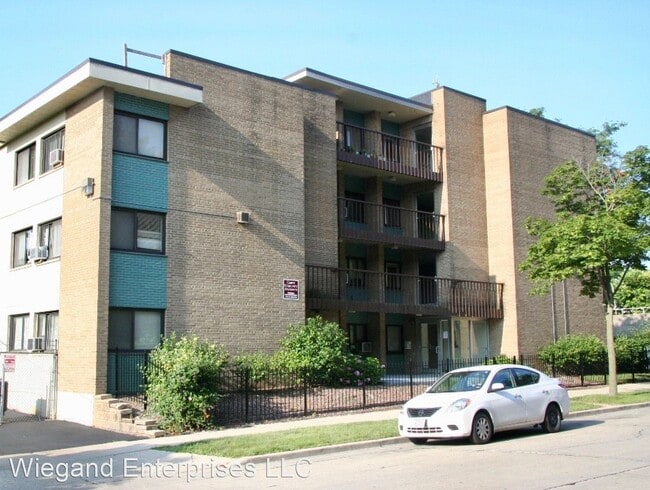 Primary Photo - 2125 W Kilbourn Ave