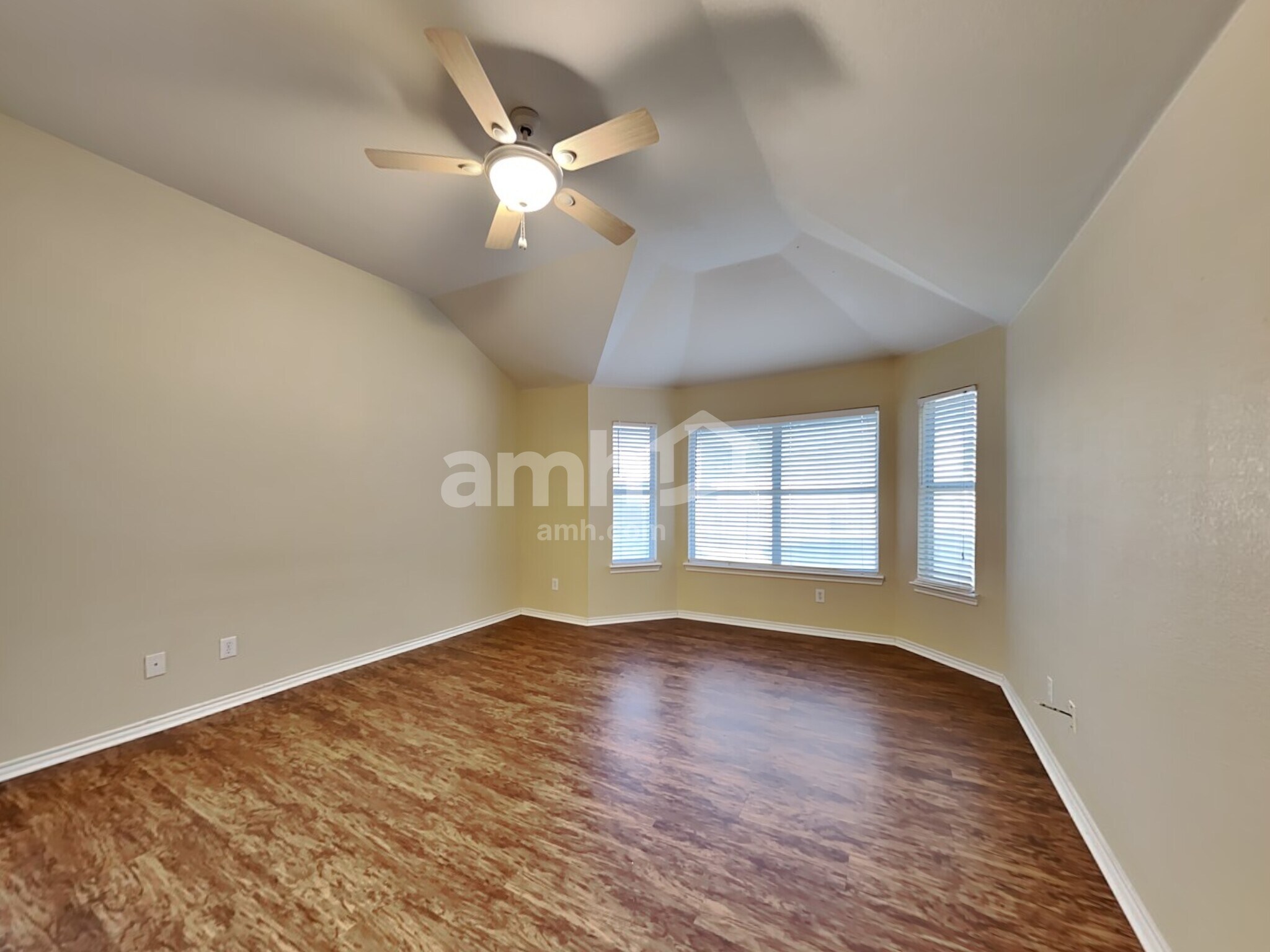 Building Photo - 7509 Amsterdam Ln