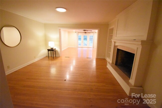 Building Photo - 640 Miramar St NE