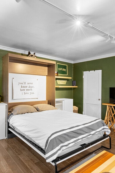 Building Photo - 2601 NW Raleigh St