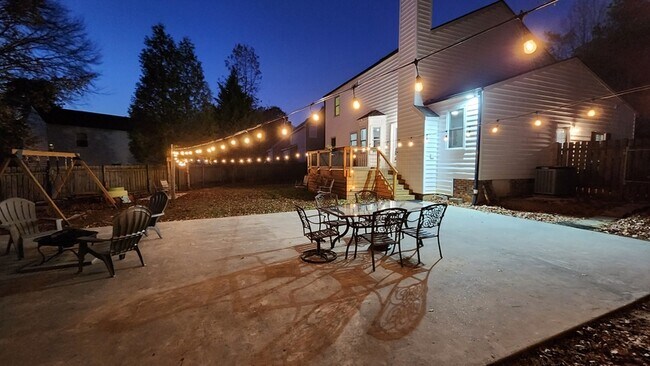 Building Photo - 1125 Penselwood Dr
