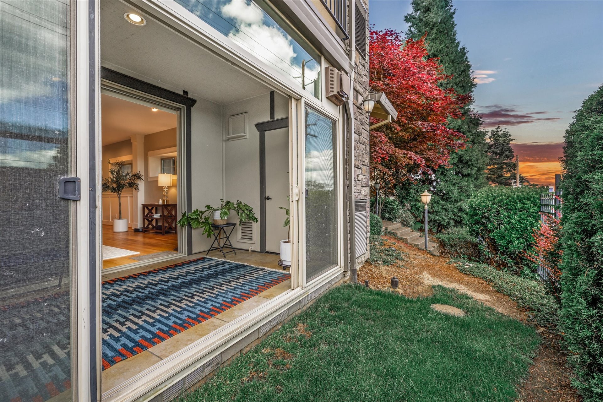 Building Photo - 3640 SW Baird St