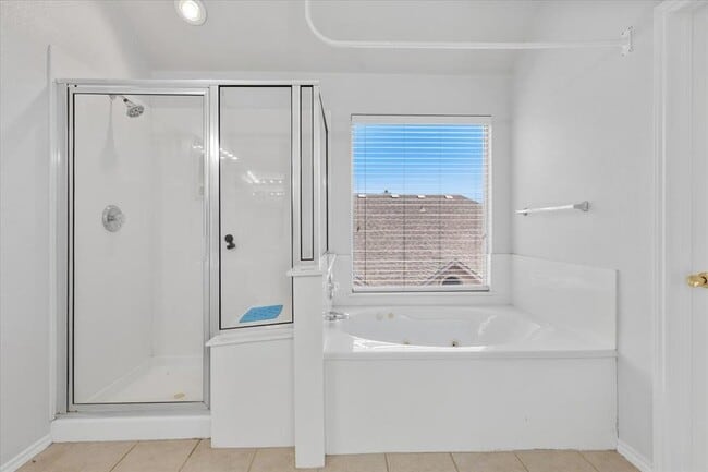 Building Photo - 11217 Jockey Bluff Dr
