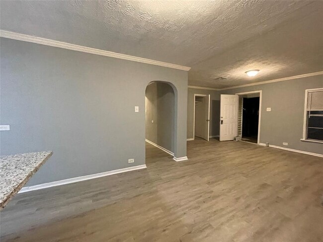 Building Photo - 2330 Cedar Dr