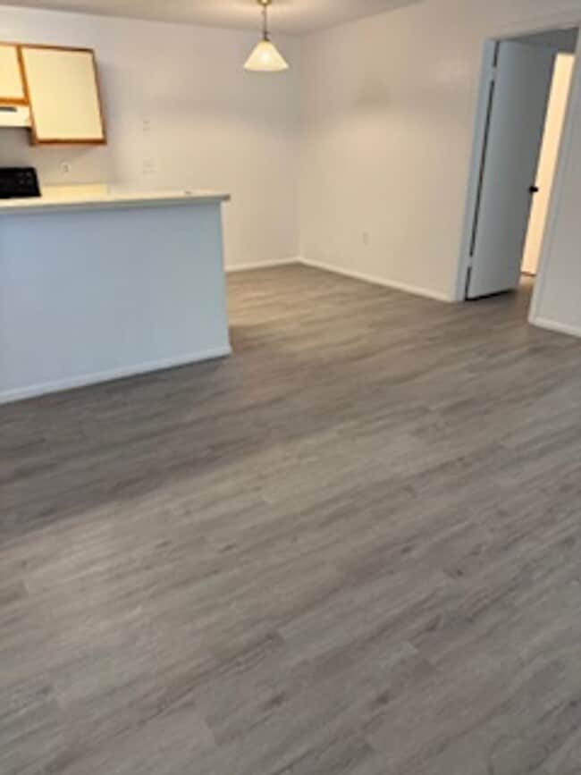 Building Photo - The Landings Two bedroom Condo