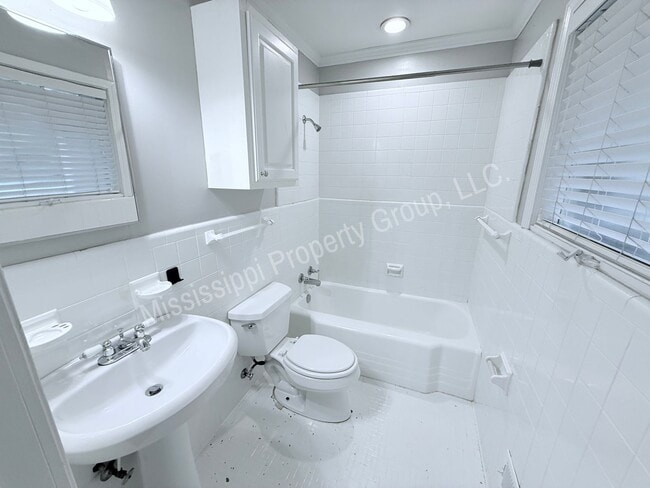 Building Photo - 3BR/3BA For Rent