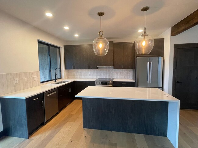 Building Photo - Brand New Three Story Whitefish Townhouse