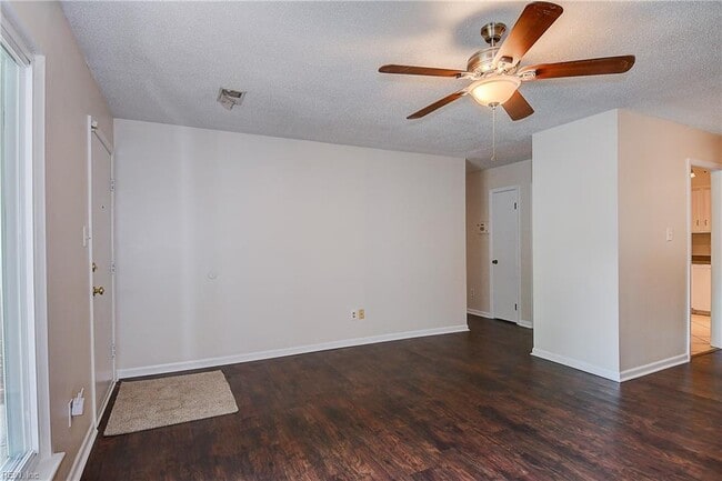 Building Photo - 4269 Grove Ct