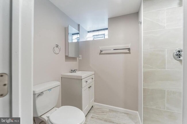 Building Photo - 4011 Mortimer Ave