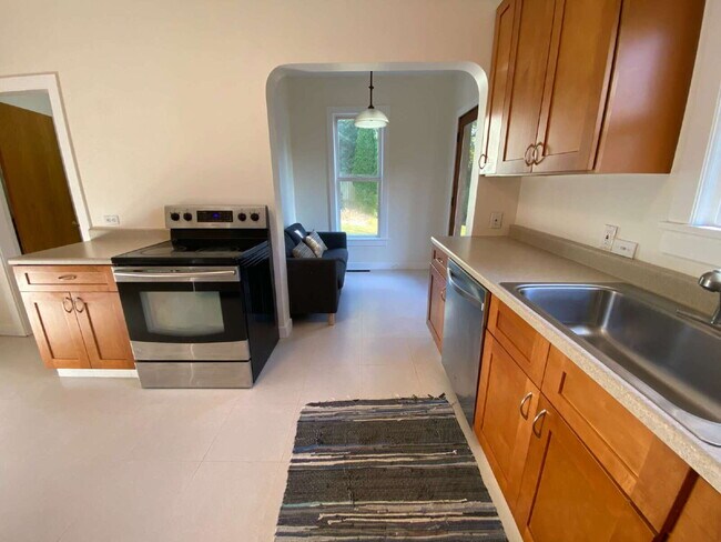 Building Photo - Rustic 4-Bed, 2-Bath Home in Happy Valley ...