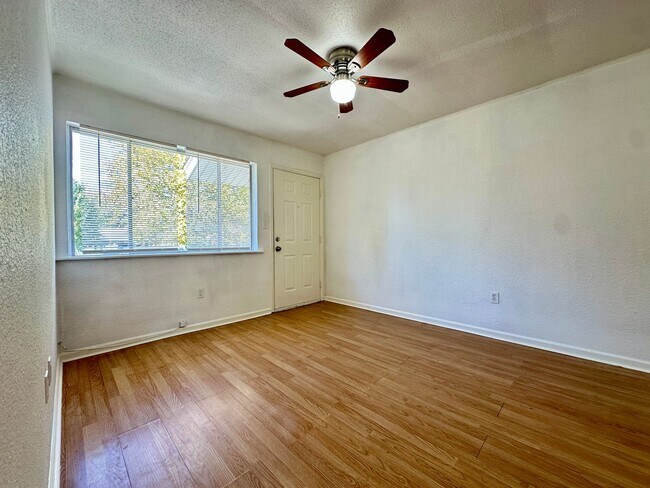 Building Photo - 204-206 Smart Street