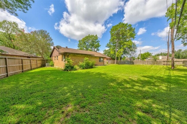 Building Photo - 2802 Heritage Bend Dr