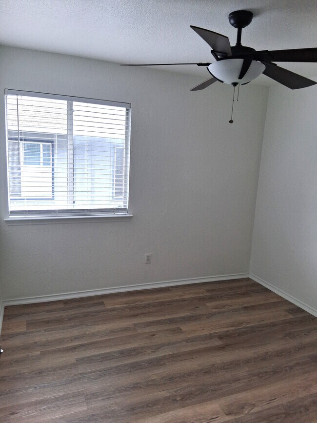 Building Photo - 2703 Blackburn Dr