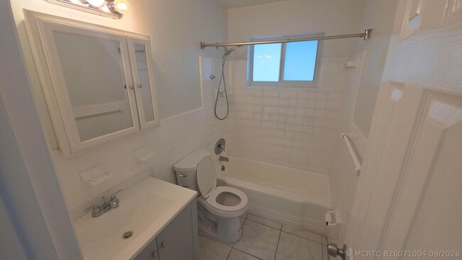 Building Photo - 4421 Poinciana St