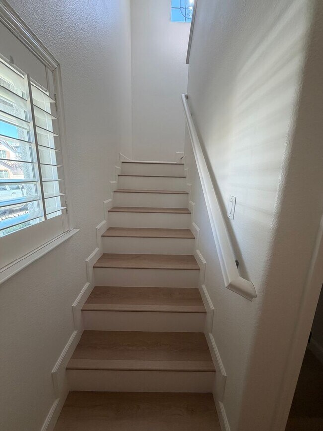 Building Photo - 4 Bedroom Home in Gated Community in Crocker Ranch with Downstairs Bedroom and Bathroom