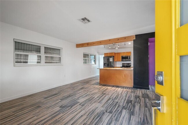 Building Photo - 3811 44th Ave N