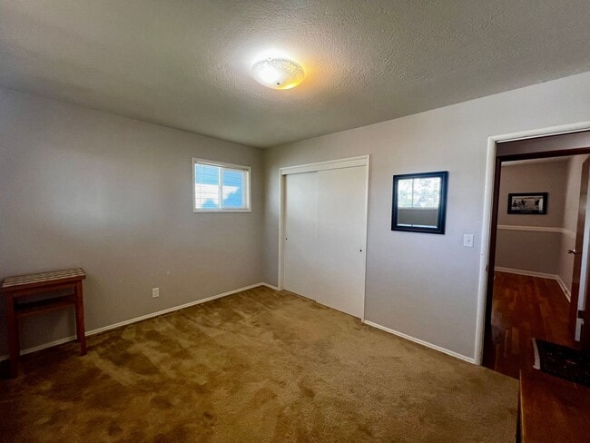 Building Photo - Beautiful North Hill Home Near Vincent Park!
