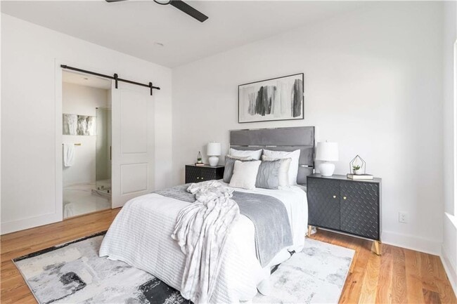 Building Photo - 1554 Columbia Cir