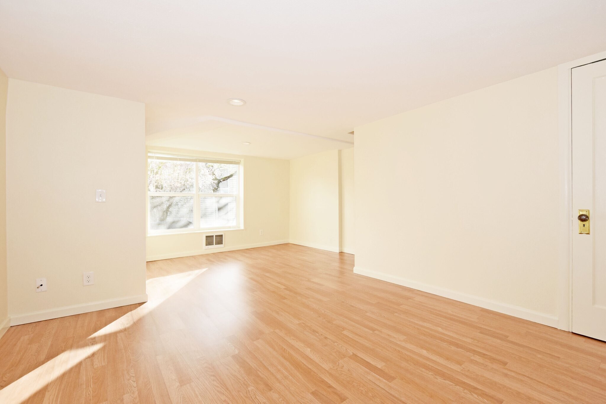 Building Photo - 11240 SW Barbur Blvd