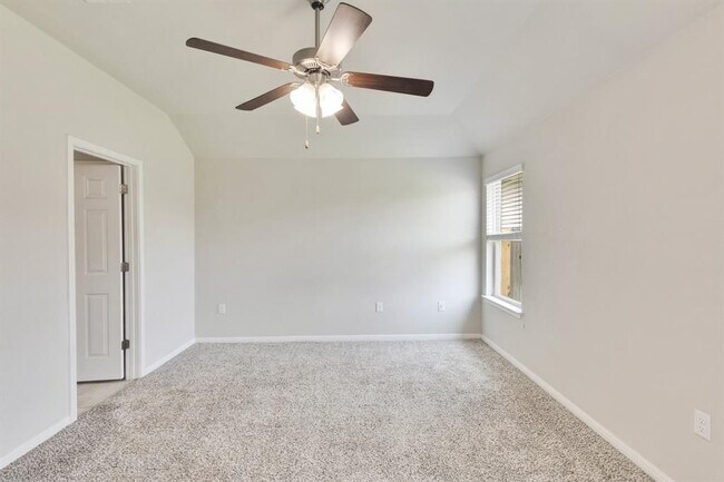 Building Photo - 145 Pine Island Ln